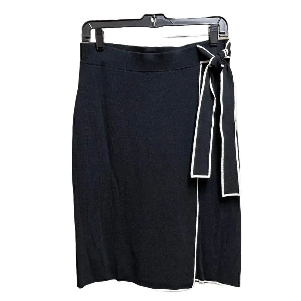 🌟70% OFF 🌟Ann Taylor🌟Ribbed Black Sweater Skirt with Strap